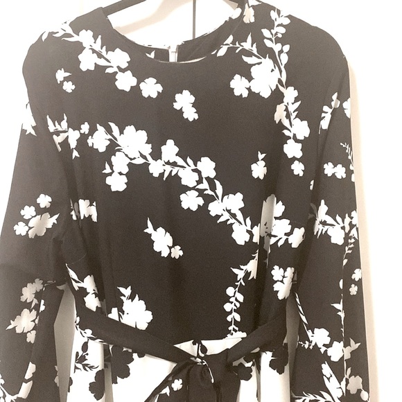 New without tags. Elegant gown/maxi dress. - Picture 3 of 10